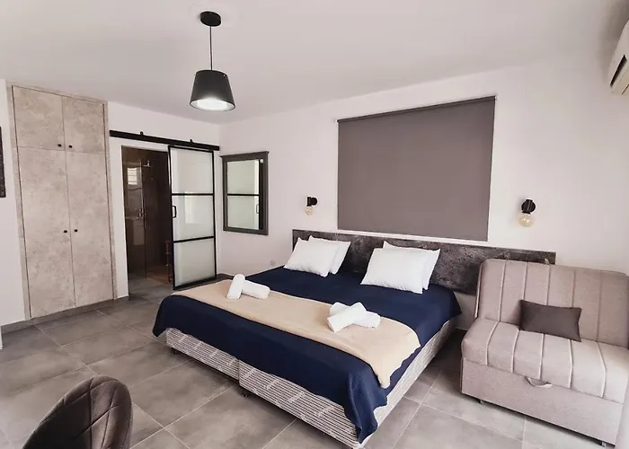 Nissi Avenue Studio 3