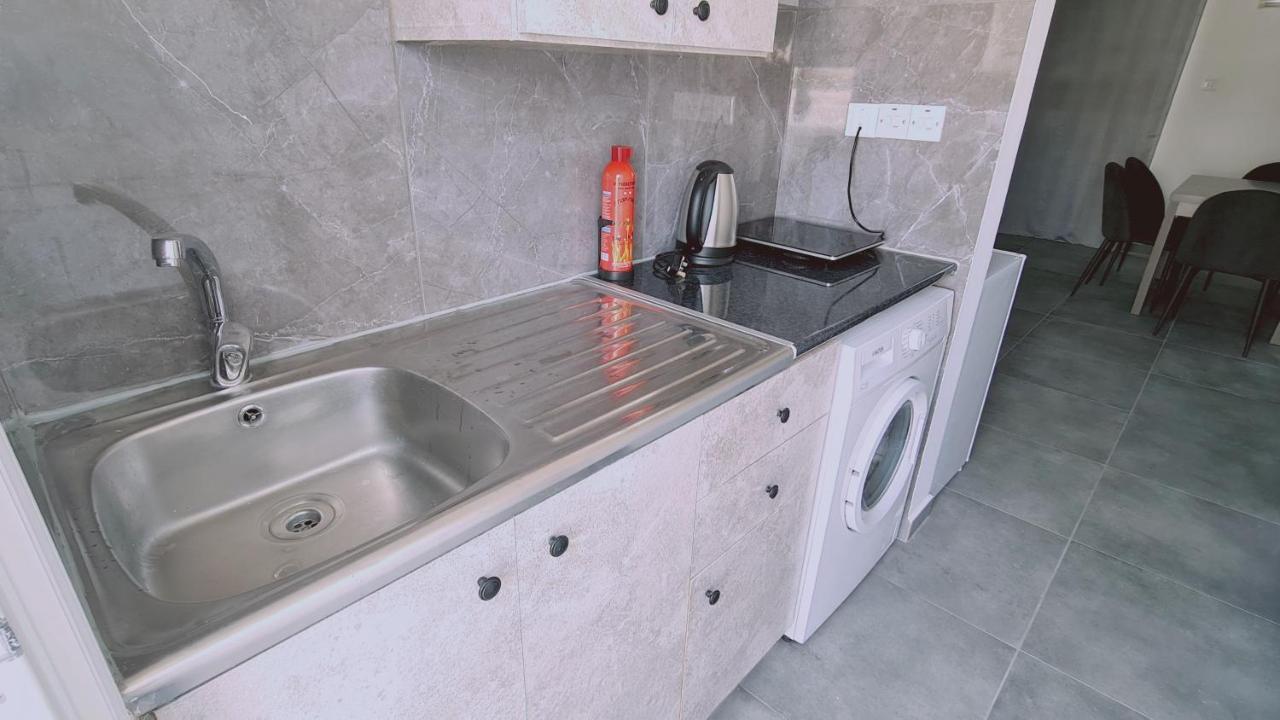 Nissi Avenue 3 Apartment *
