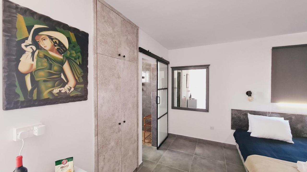 Nissi Avenue 3 Apartment